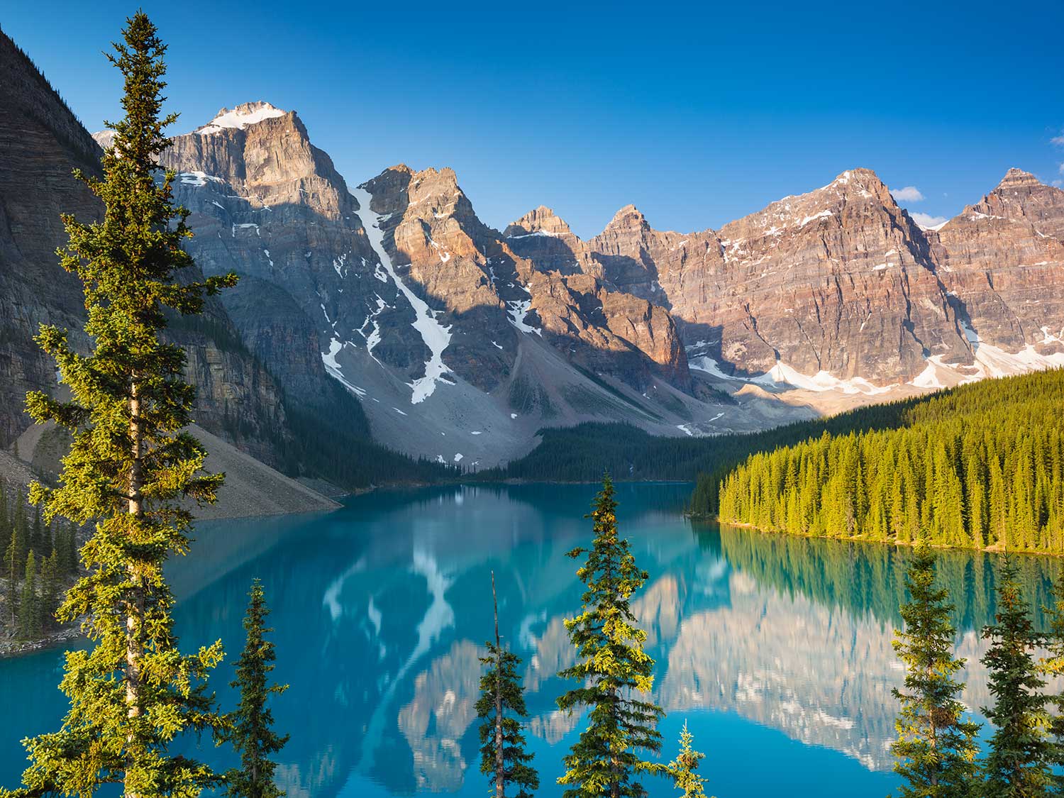 Moraine Lake, Banff, Alberta - Canada - Destin Sparks